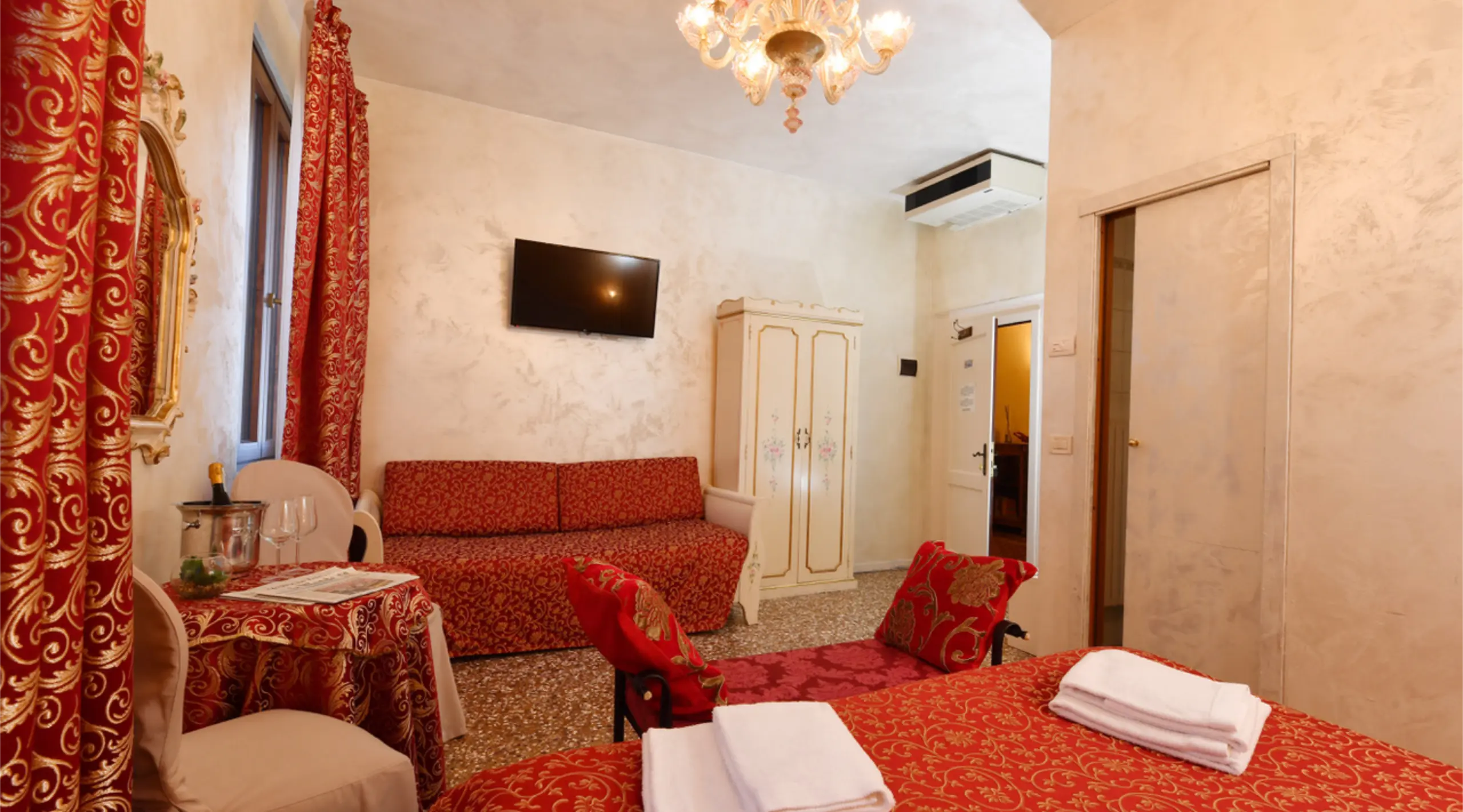 CAMERA executive-Slide